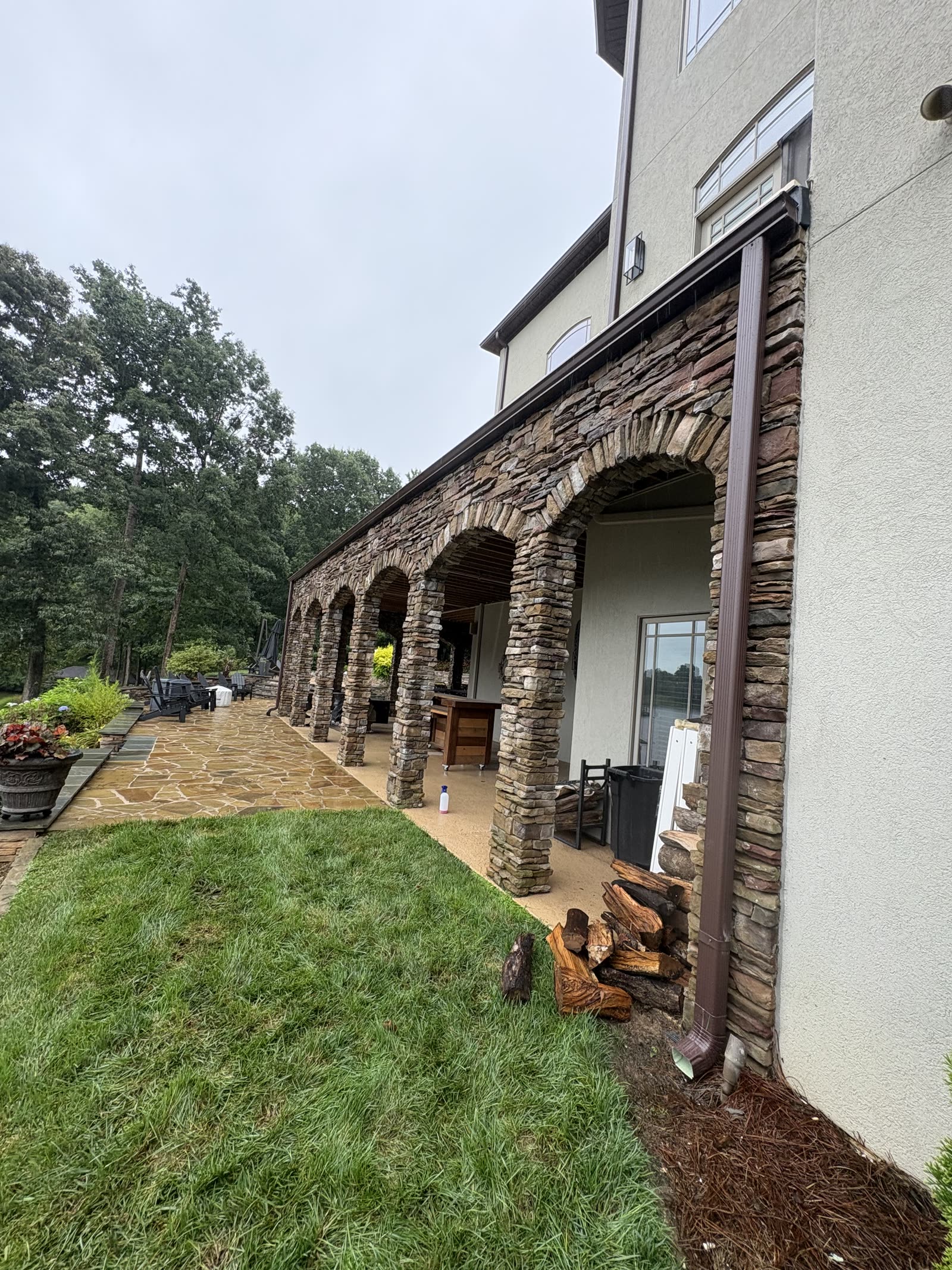 Recent seamless gutter install 9